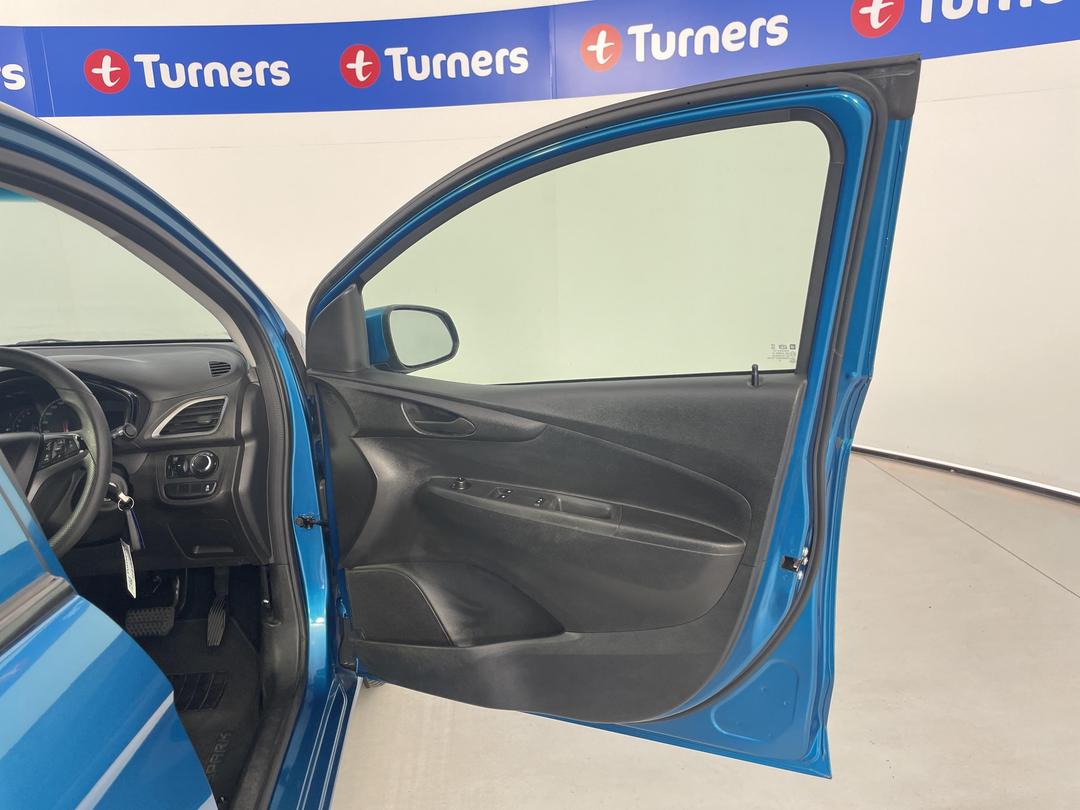 Photo '15' of Holden Spark