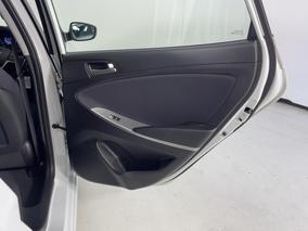 Photo '19' of Hyundai Accent