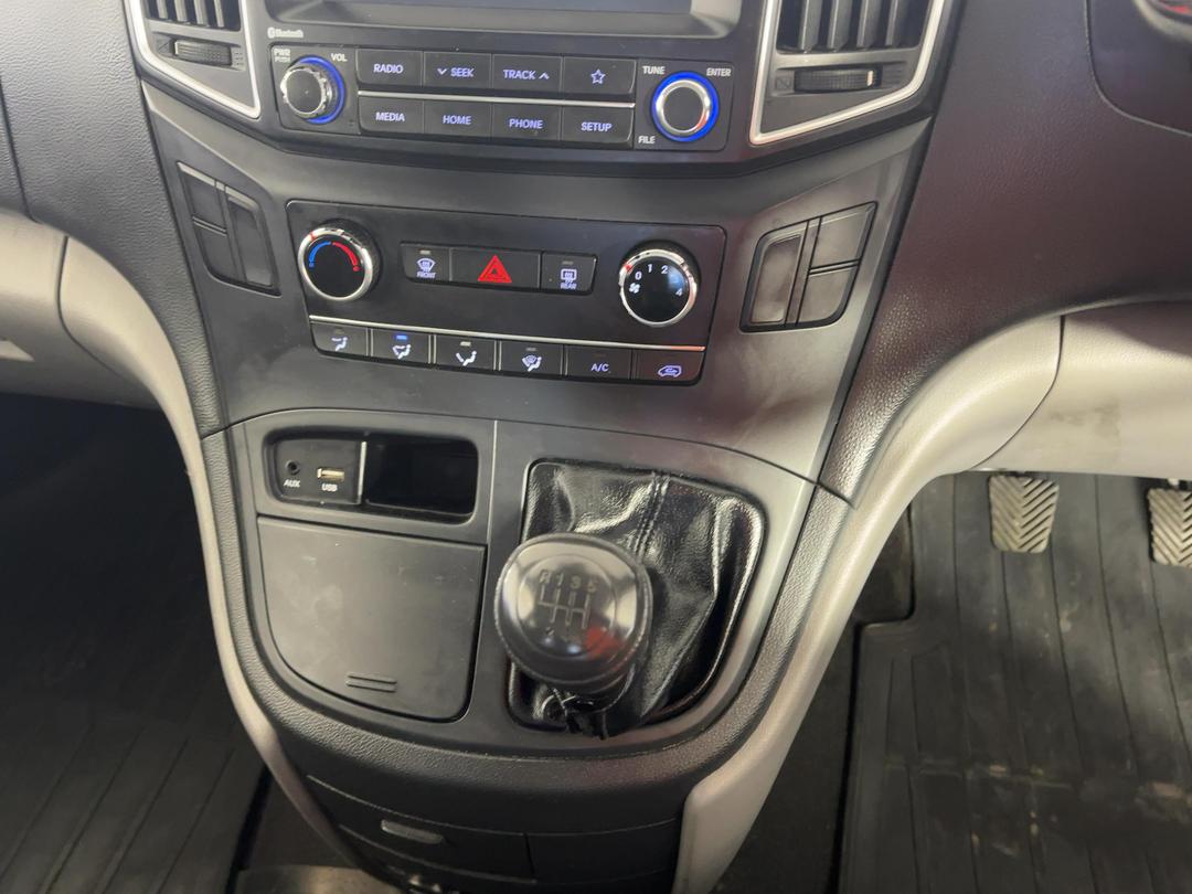 Photo '18' of Hyundai Iload