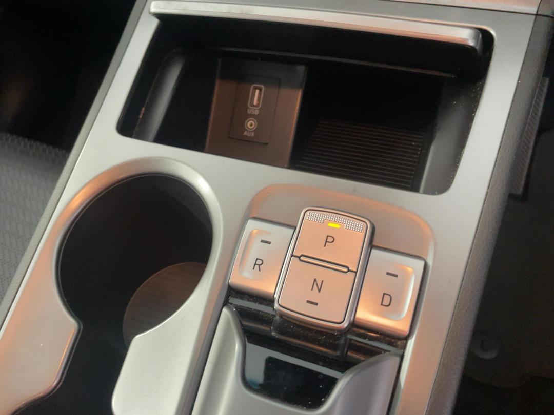 Photo '32' of Hyundai Kona
