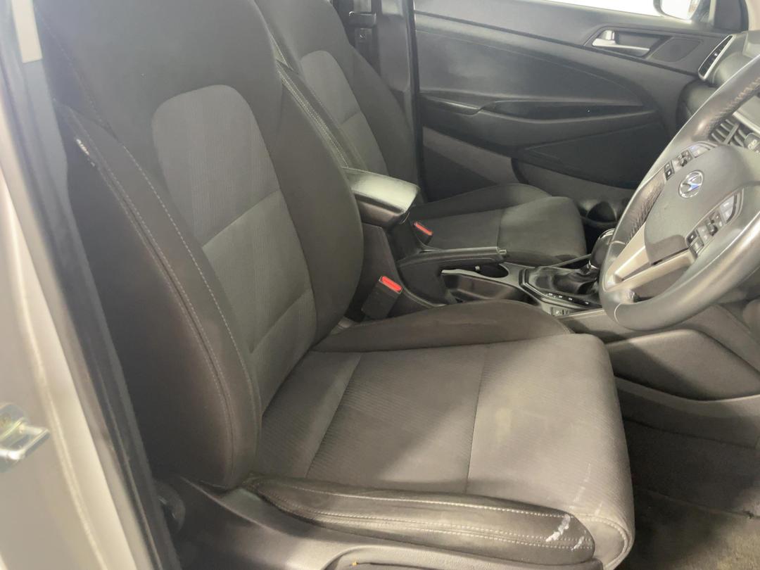 Photo '16' of Hyundai Tucson