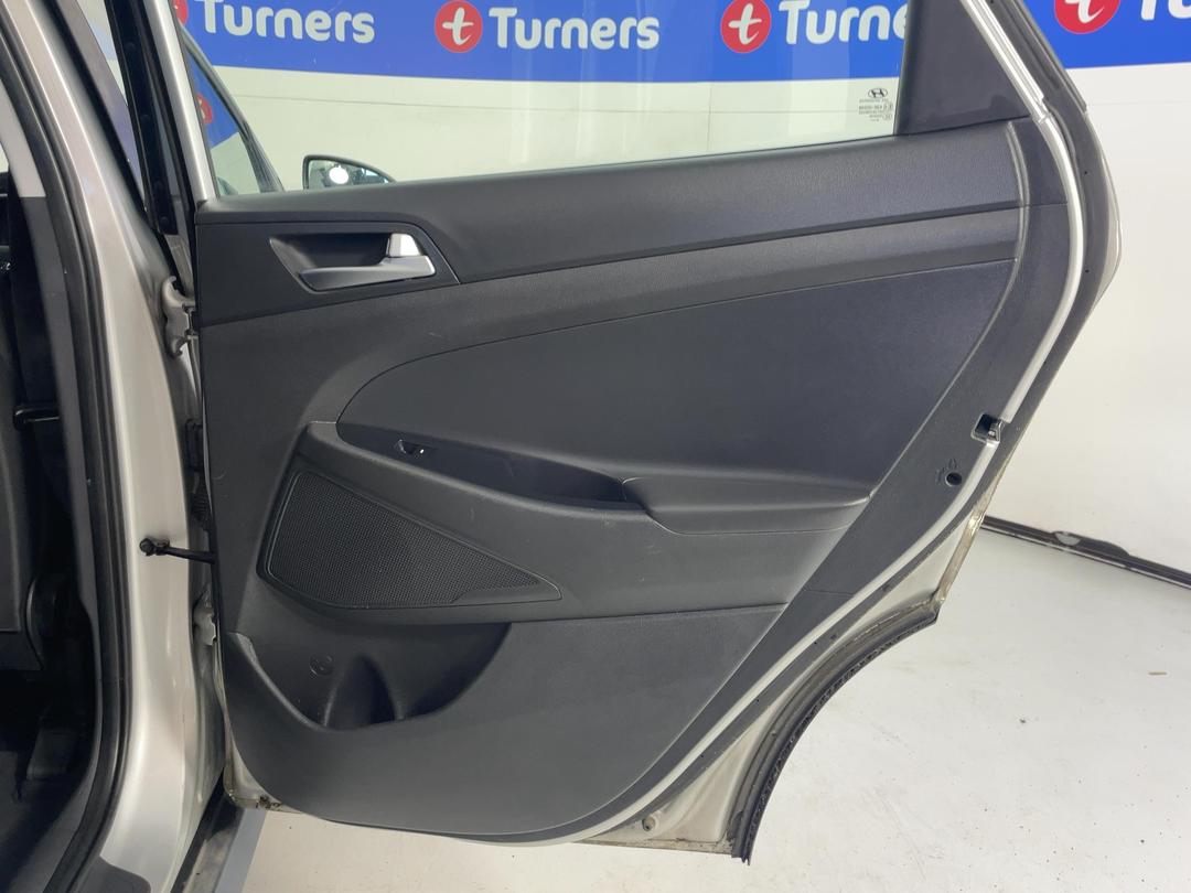 Photo '19' of Hyundai Tucson
