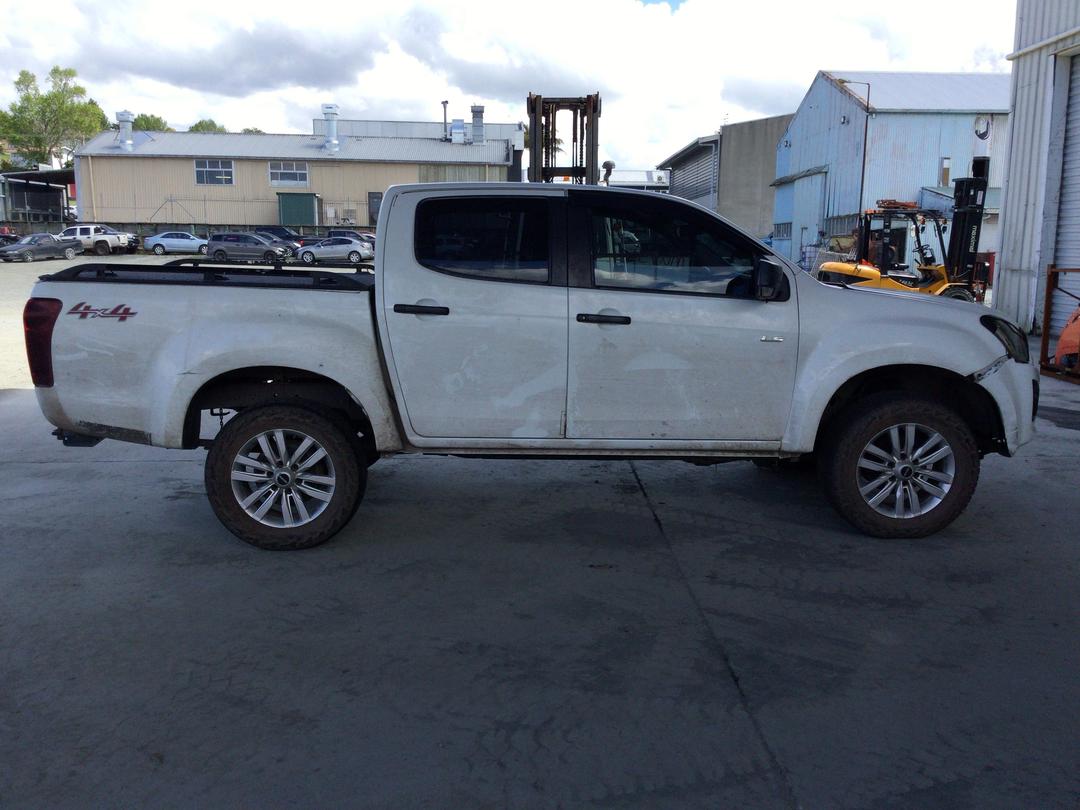 Photo '8' of Isuzu D-MAX LS-M DC Photo '8' of Isuzu D-MAX LS-M DC