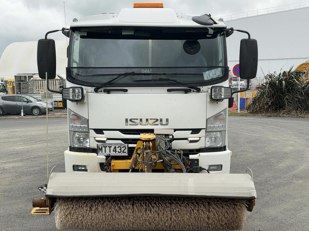 Photo '12' of Isuzu F Series FRR500 Sweeper Truck