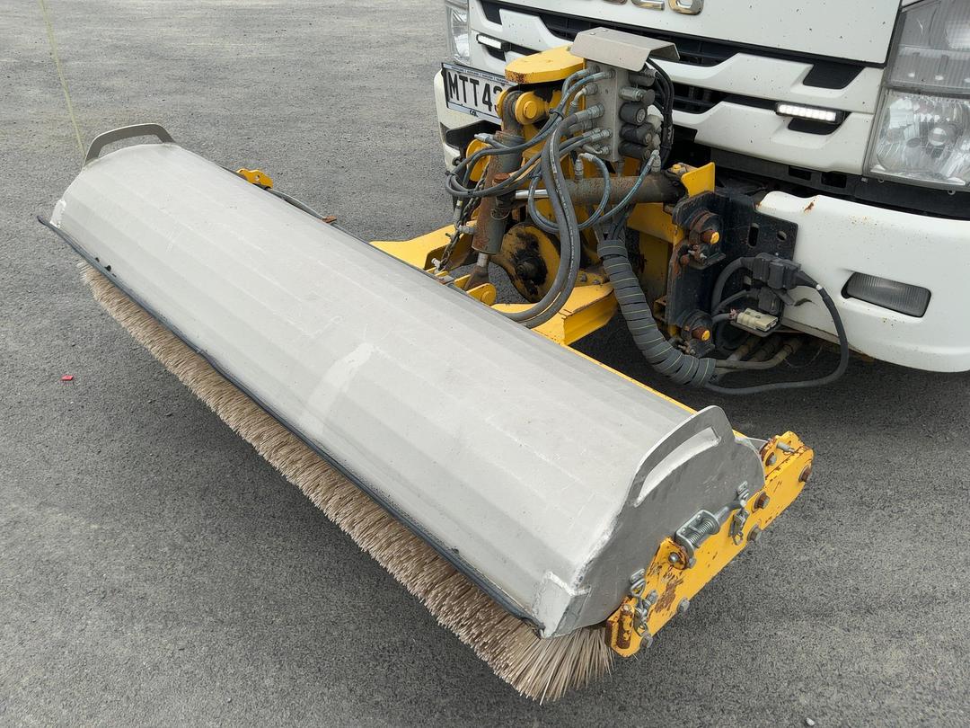 Photo '26' of Isuzu F Series FRR500 Sweeper Truck