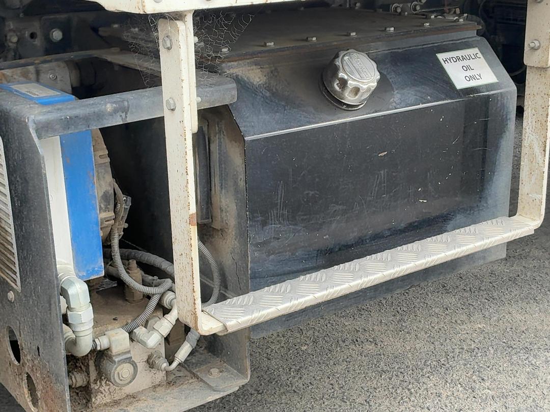Photo '41' of Isuzu F Series FRR500 Sweeper Truck