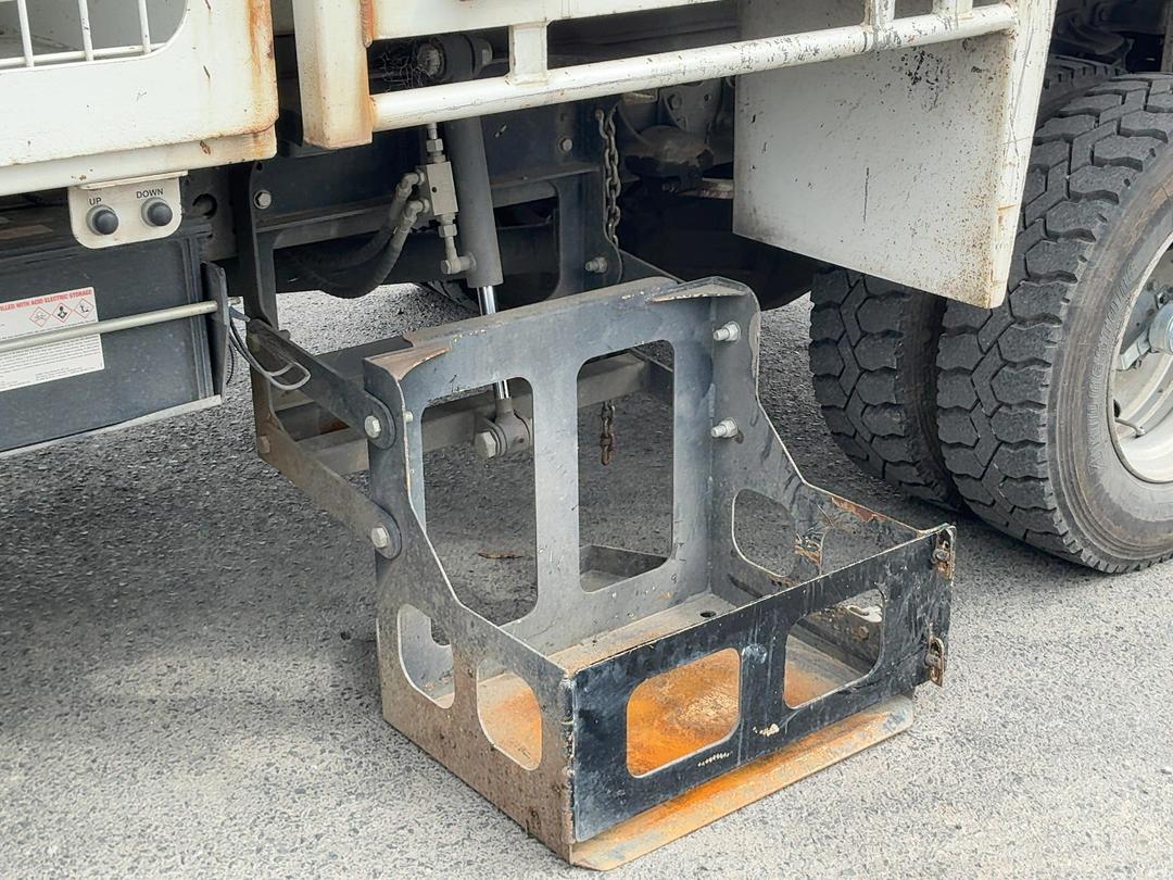 Photo '42' of Isuzu F Series FRR500 Sweeper Truck