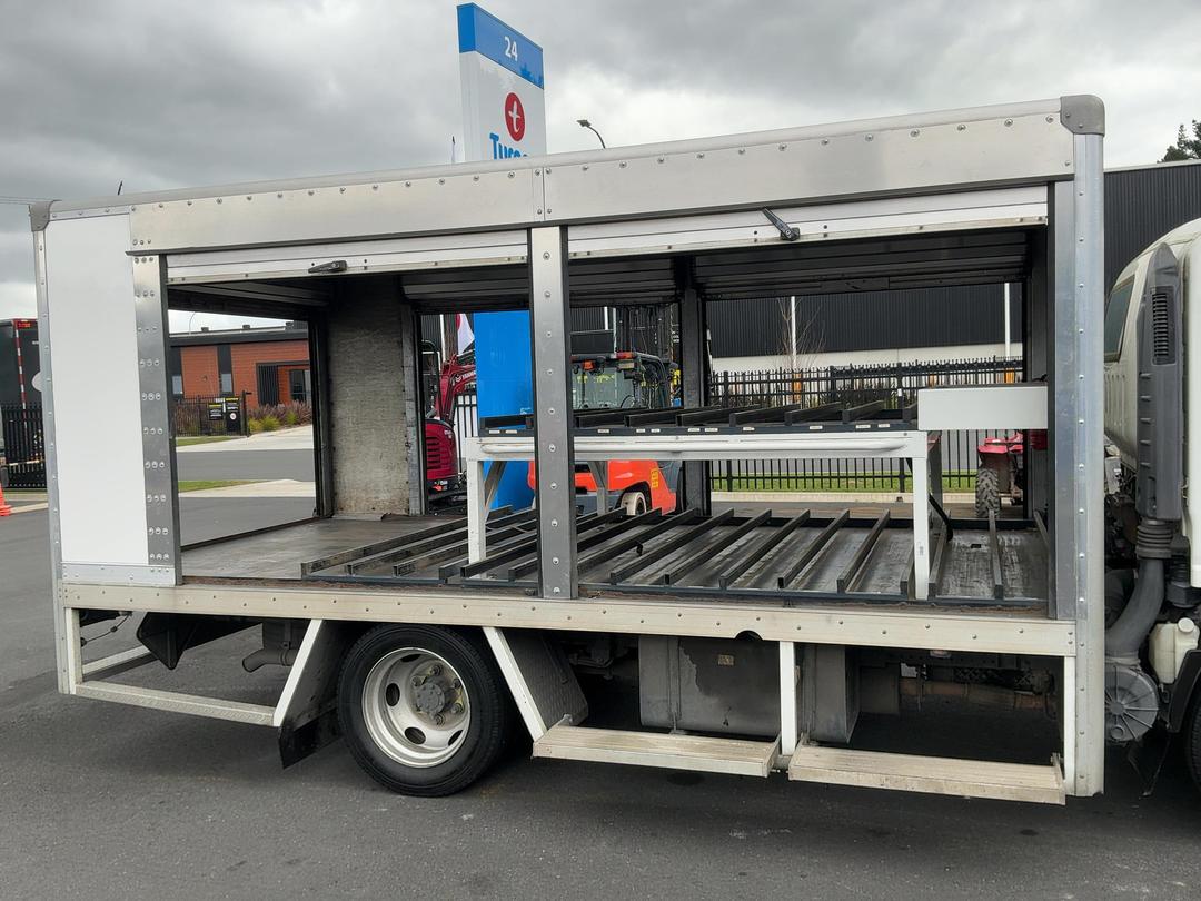 Photo '18' of Isuzu N Series NQR500 Bottle Body