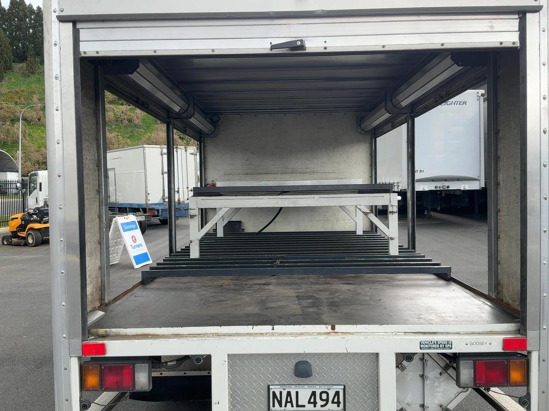 Photo '19' of Isuzu N Series NQR500 Bottle Body