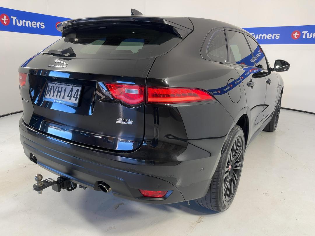 Photo '7' of Jaguar F-Pace