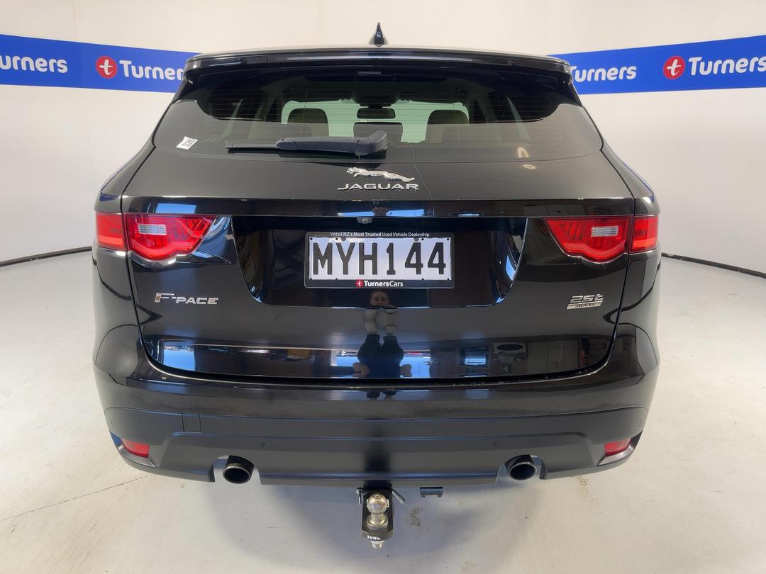 Photo '6' of Jaguar F-Pace