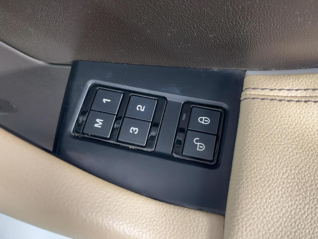 Photo '23' of Jaguar F-Pace