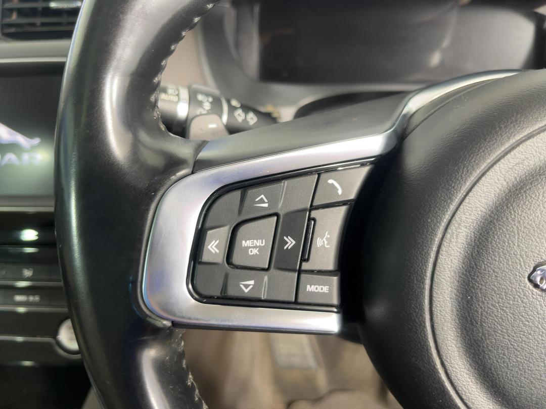 Photo '26' of Jaguar F-Pace