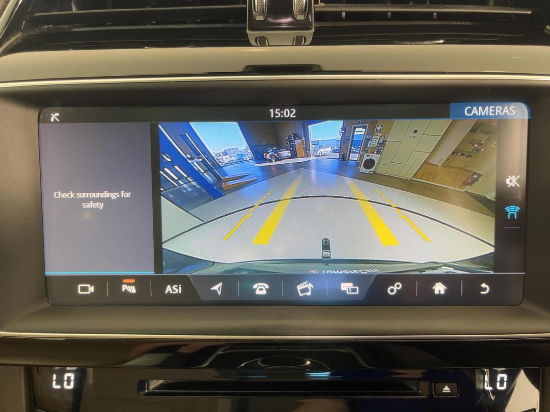 Photo '27' of Jaguar F-Pace