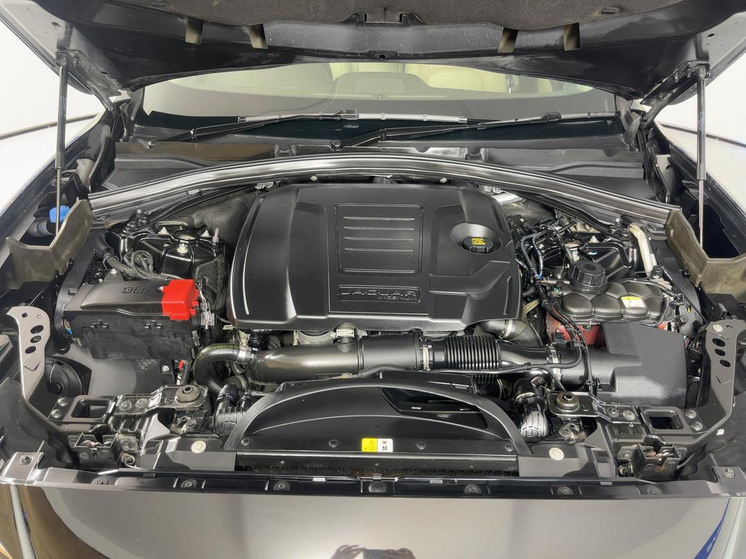 Photo '13' of Jaguar F-Pace