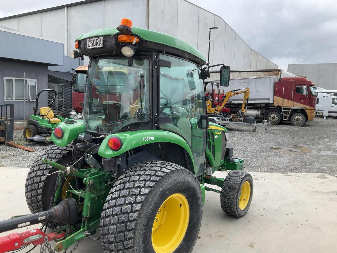 Photo '3' of John Deere 4066R Tractor