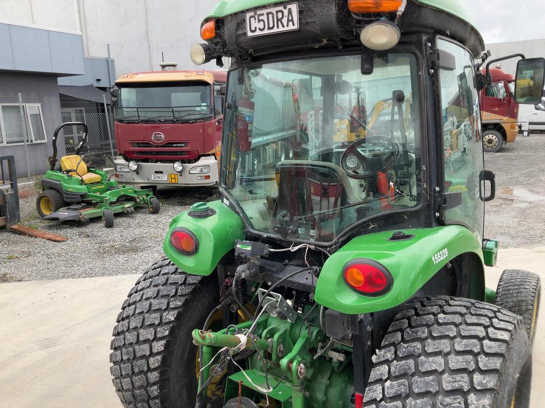 Photo '6' of John Deere 4066R Tractor