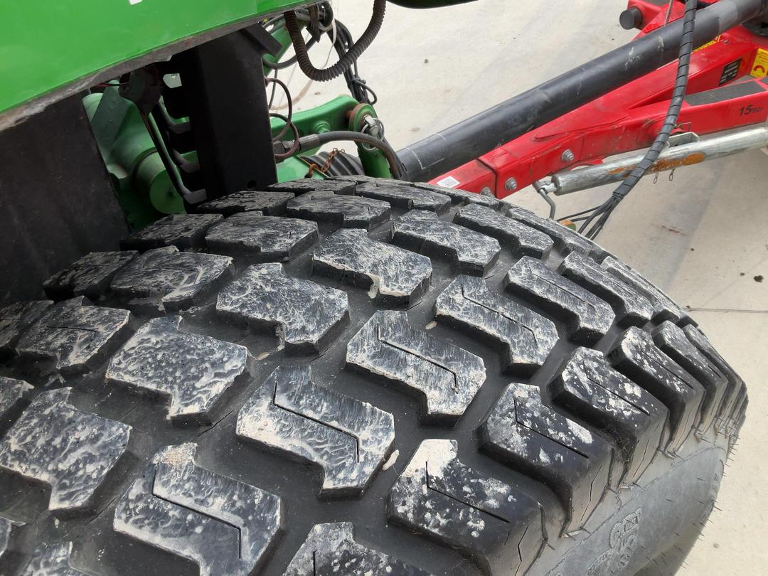 Photo '15' of John Deere 4066R Tractor