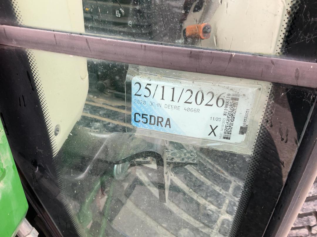 Photo '21' of John Deere 4066R Tractor