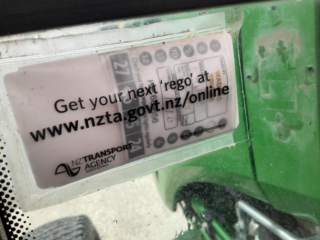 Photo '22' of John Deere 4066R Tractor