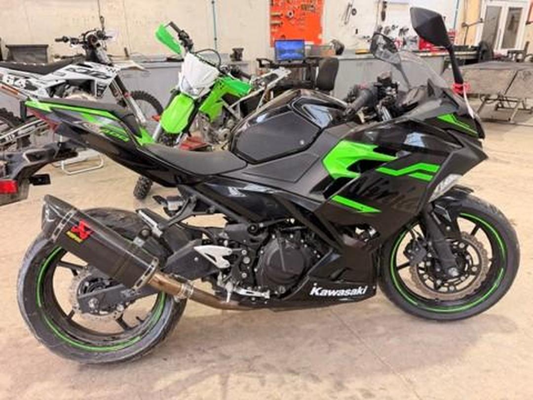 Photo '3' of Kawasaki EX 400Glfa Photo '3' of Kawasaki EX 400Glfa