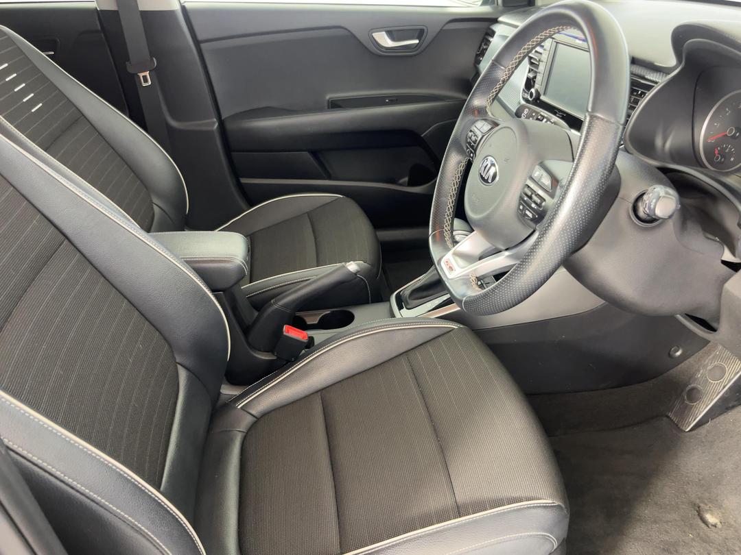 Photo '16' of KIA RIO
