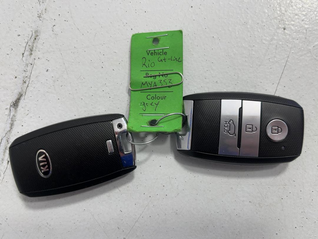 Photo '22' of KIA RIO