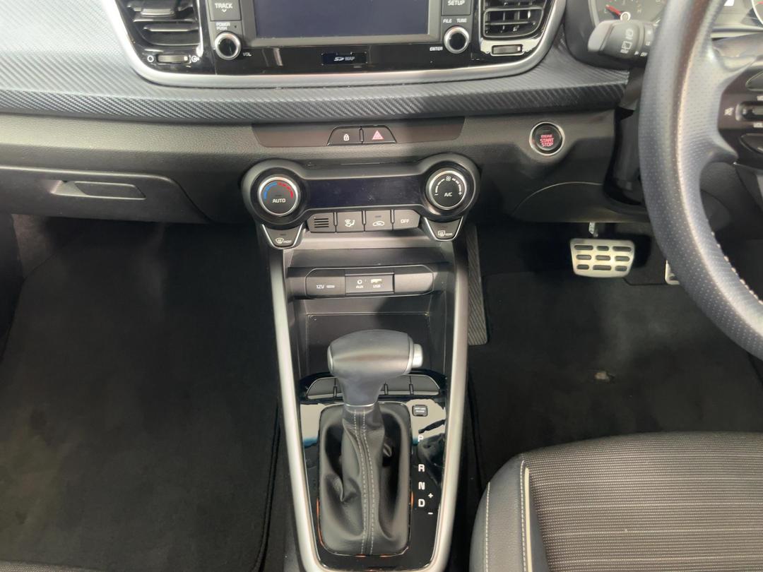 Photo '18' of KIA RIO