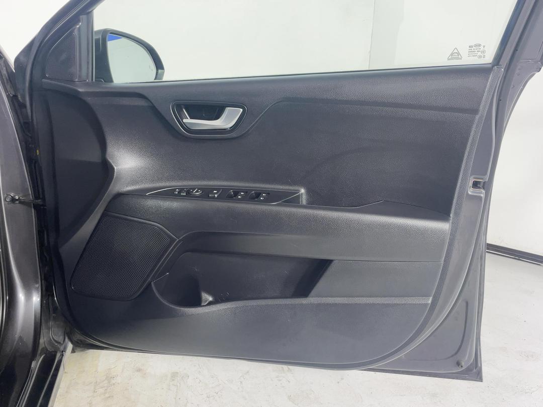 Photo '15' of KIA RIO