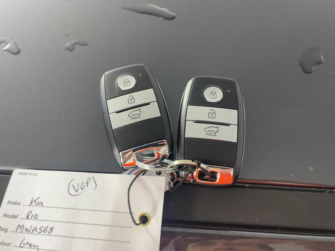Photo '22' of KIA RIO