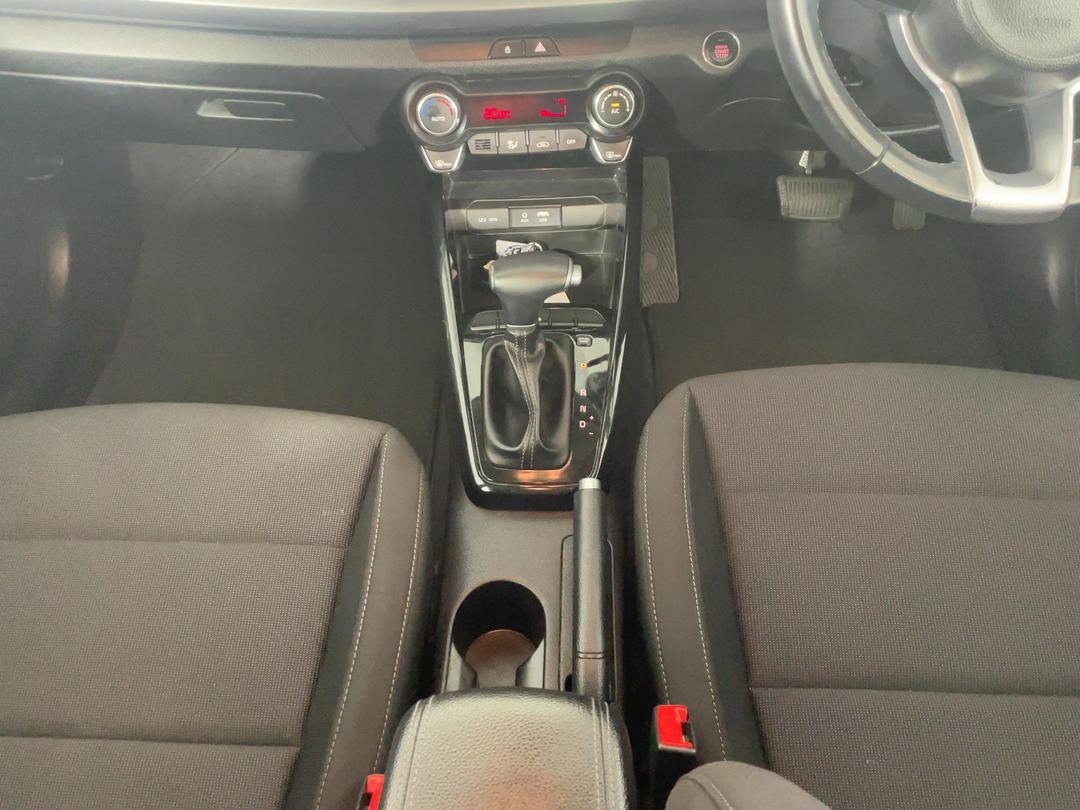 Photo '18' of KIA RIO