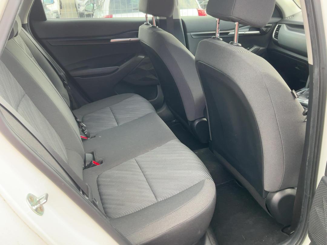 Photo '10' of KIA Seltos LX