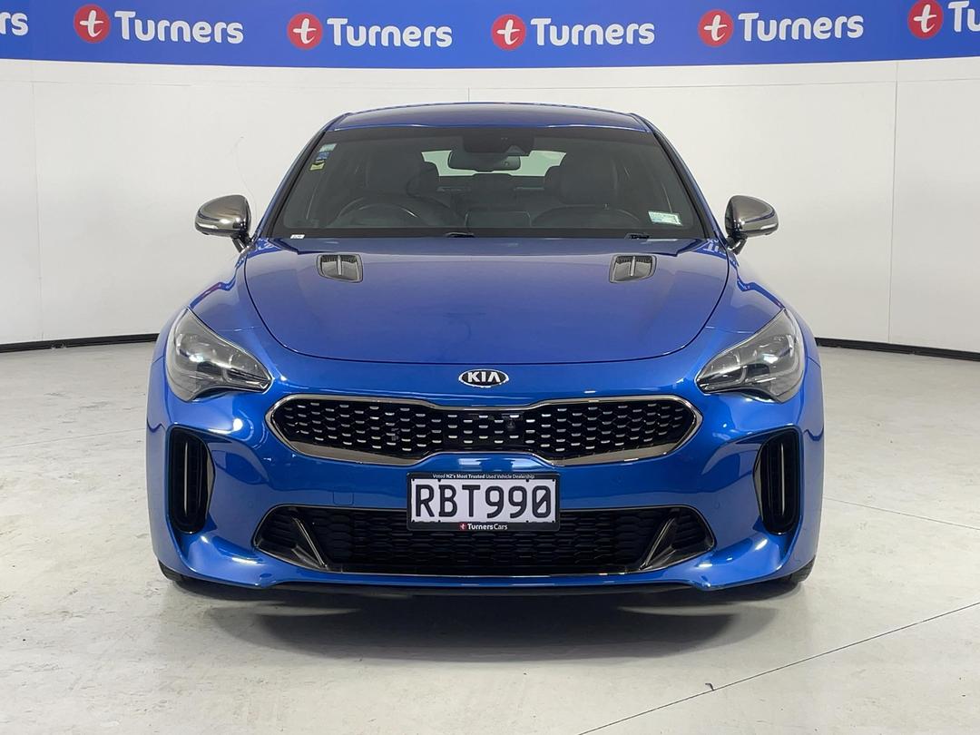 Photo '2' of KIA Stinger