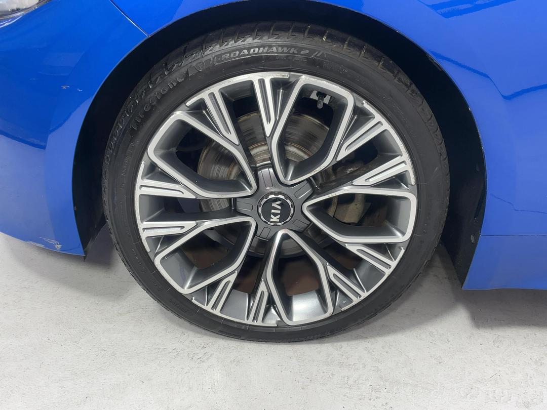 Photo '10' of KIA Stinger
