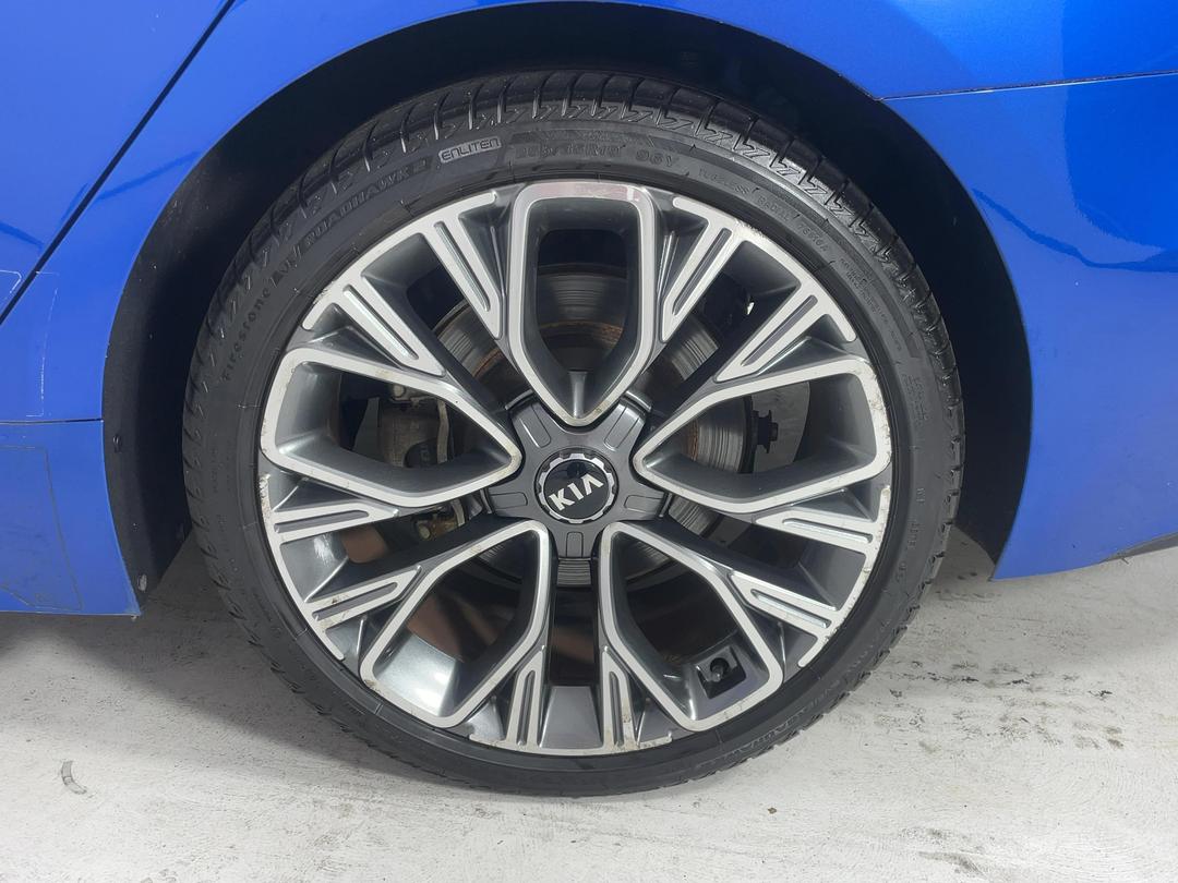 Photo '11' of KIA Stinger