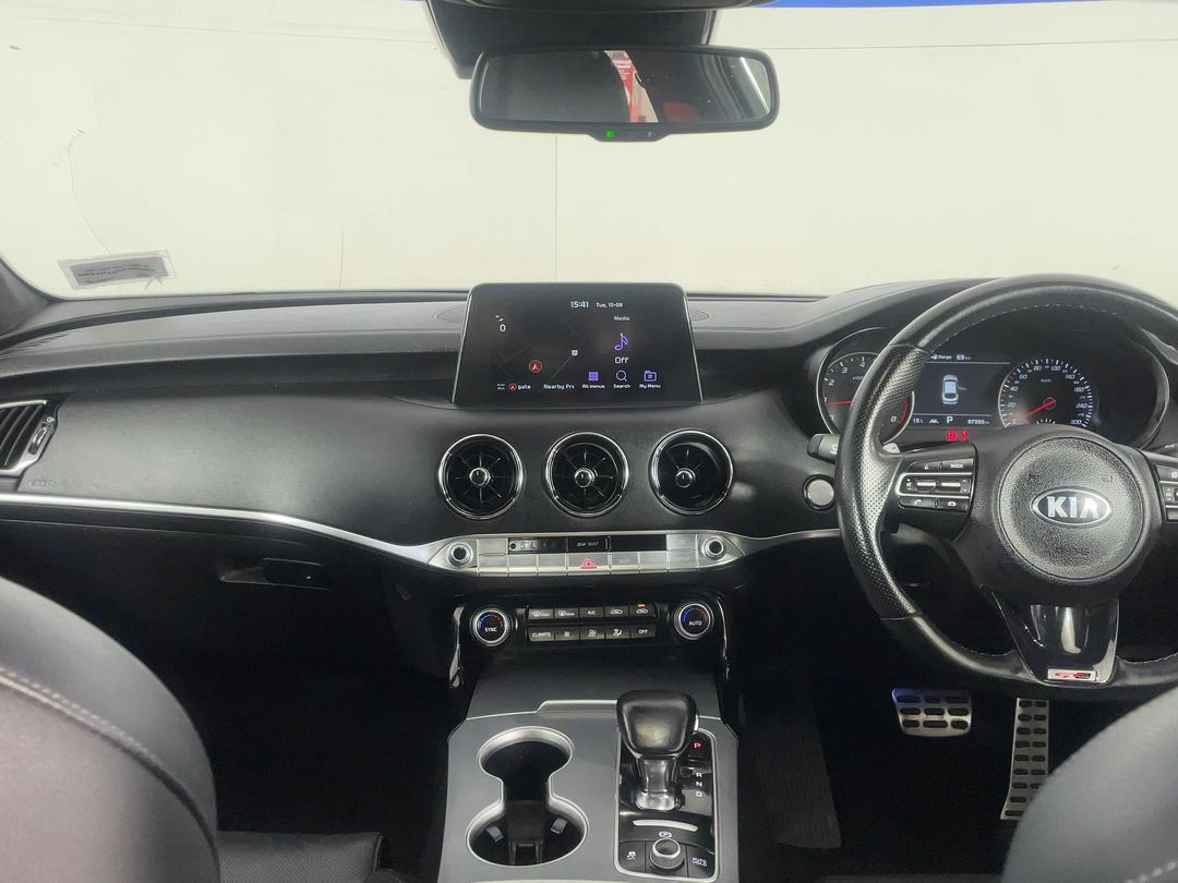 Photo '17' of KIA Stinger