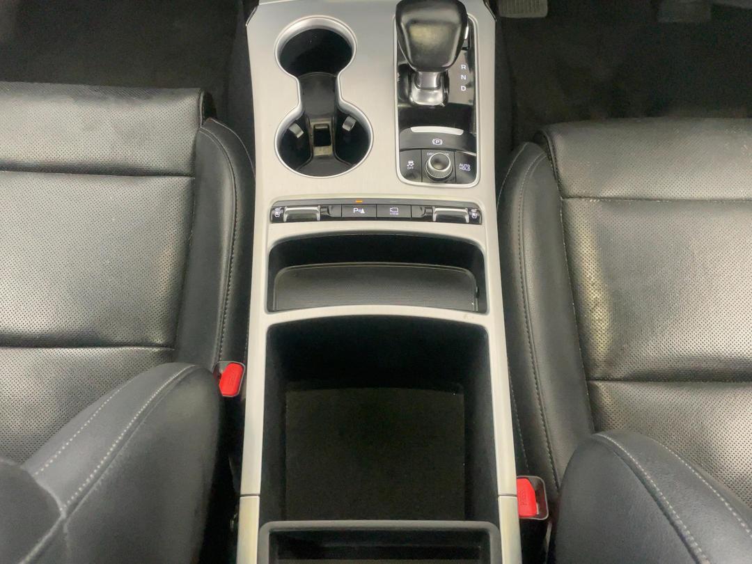 Photo '18' of KIA Stinger