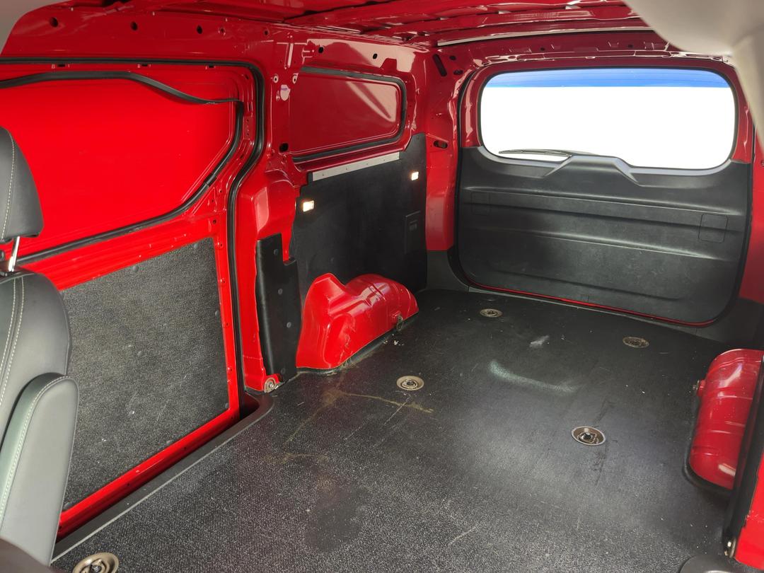 Photo '24' of LDV G10