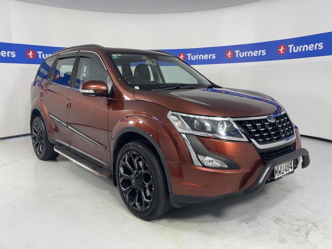 Photo '1' of Mahindra XUV