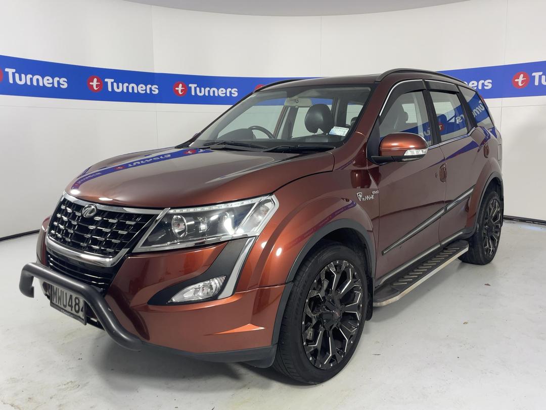 Photo '4' of Mahindra XUV