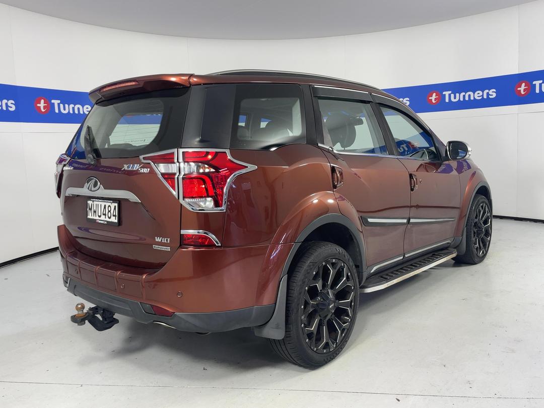 Photo '7' of Mahindra XUV
