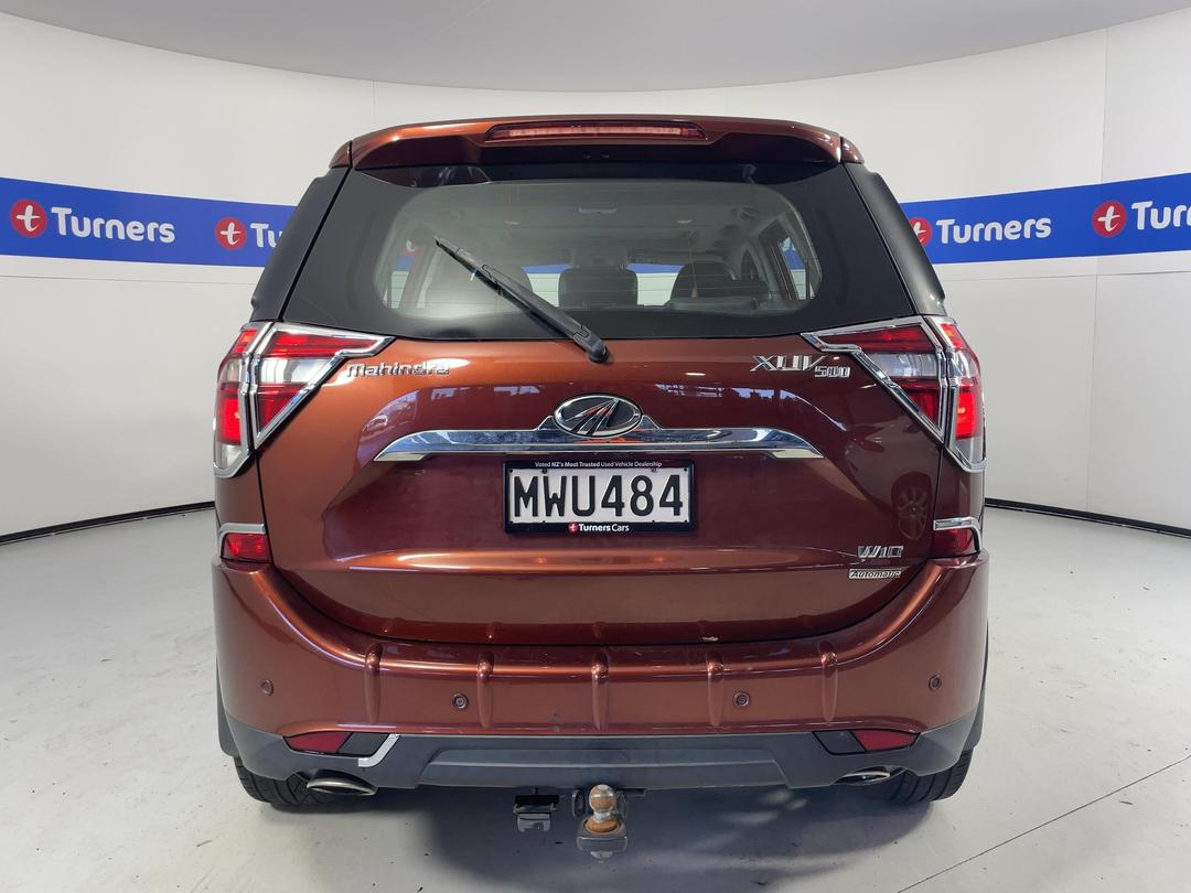 Photo '6' of Mahindra XUV