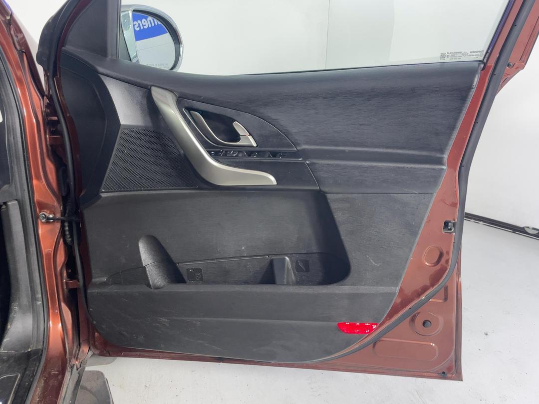 Photo '15' of Mahindra XUV