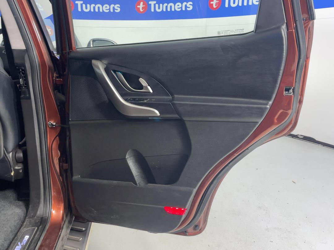 Photo '19' of Mahindra XUV