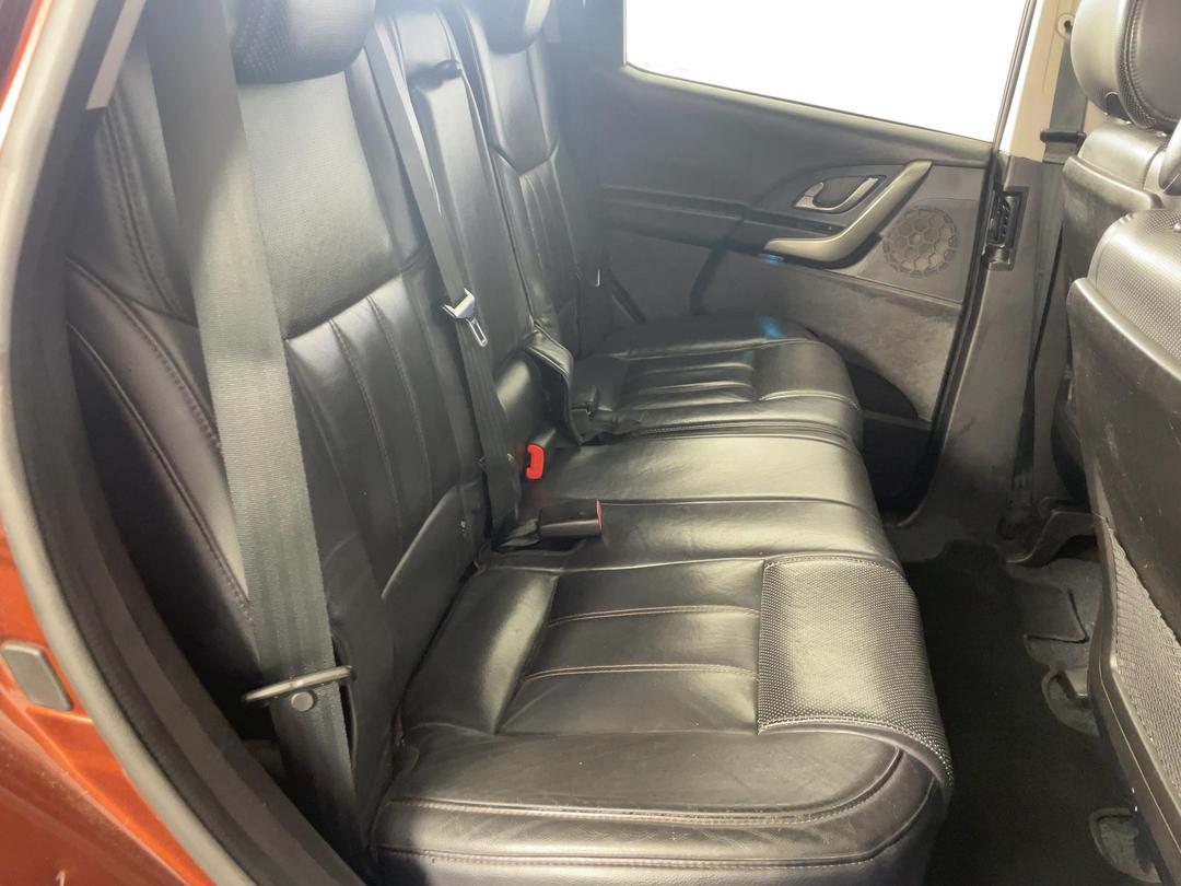 Photo '20' of Mahindra XUV