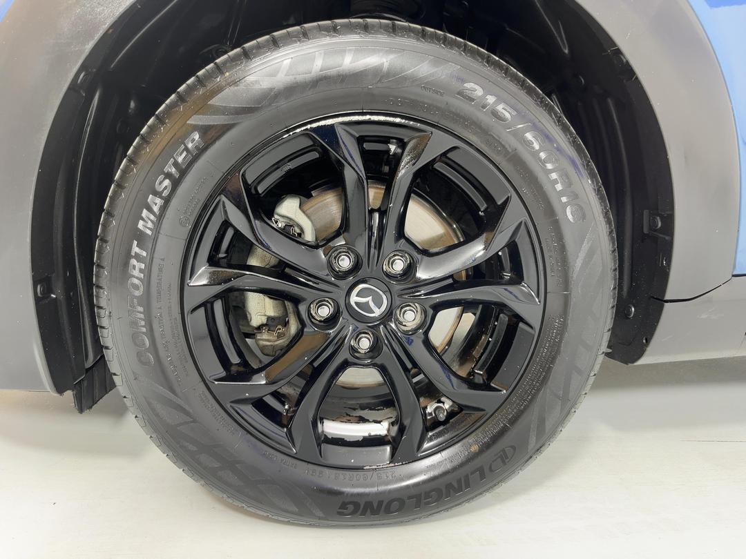 Photo '10' of Mazda CX-3