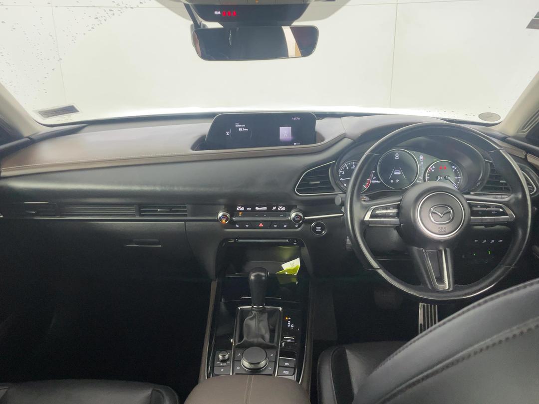 Photo '17' of Mazda CX-30