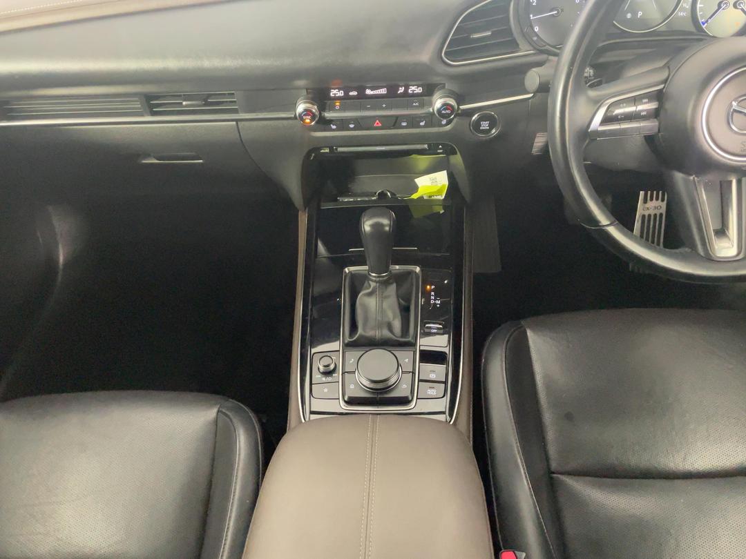 Photo '18' of Mazda CX-30