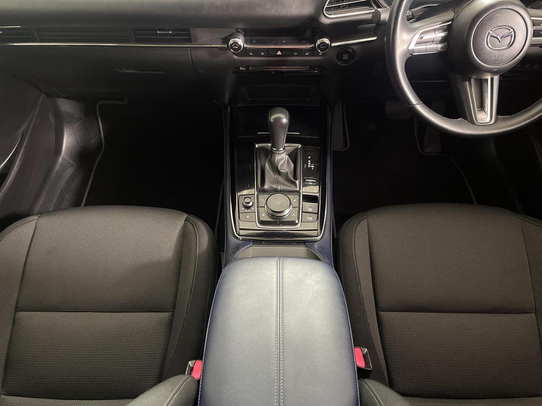 Photo '18' of Mazda CX-30