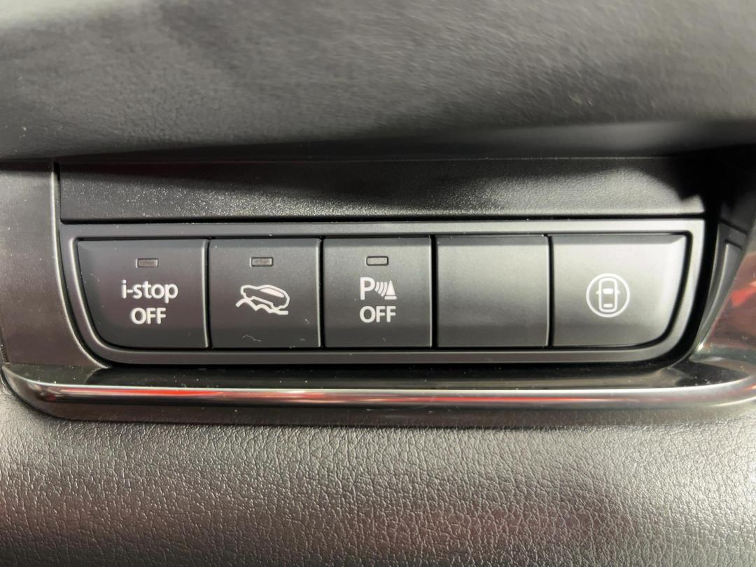 Photo '27' of Mazda CX-30